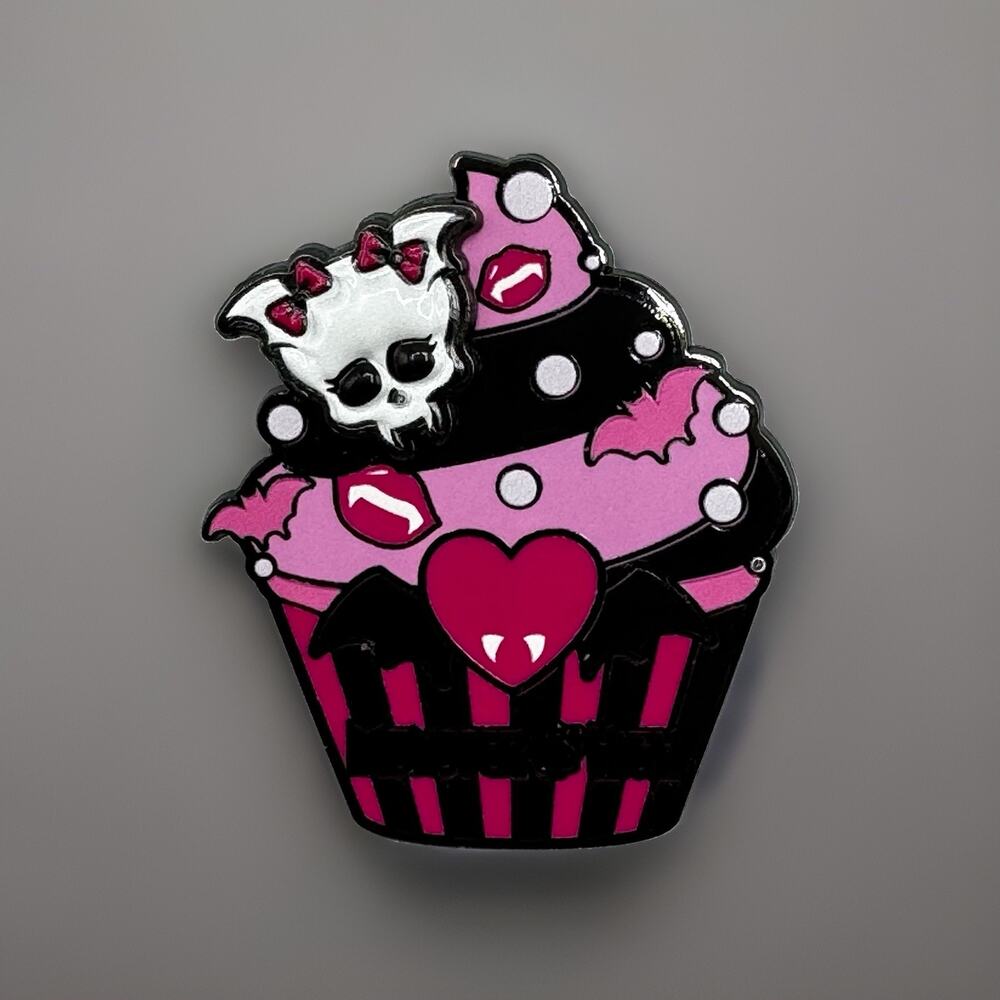 Monster High Cupcake Blind Enamel Pin DRACULAURA New Open Box
